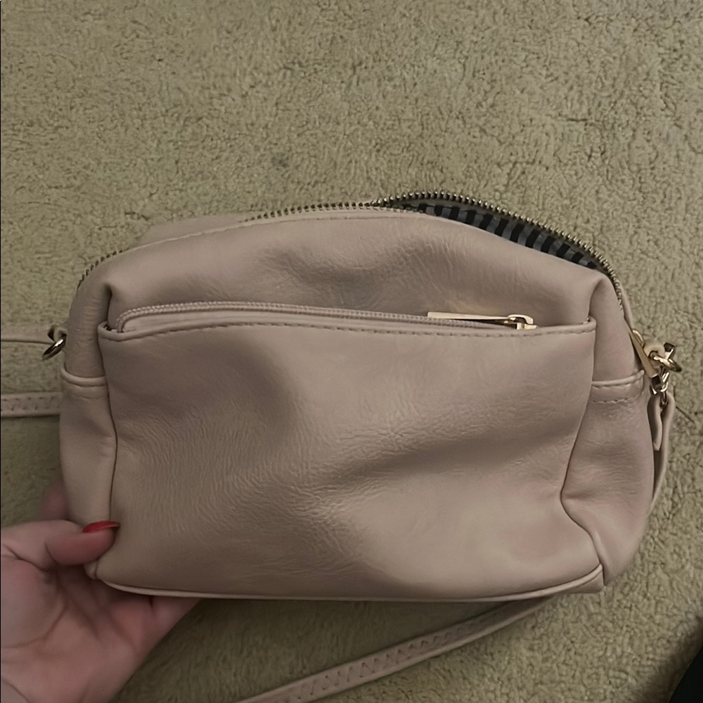 Chic Cream Crossbody Bag with Silver Hardware